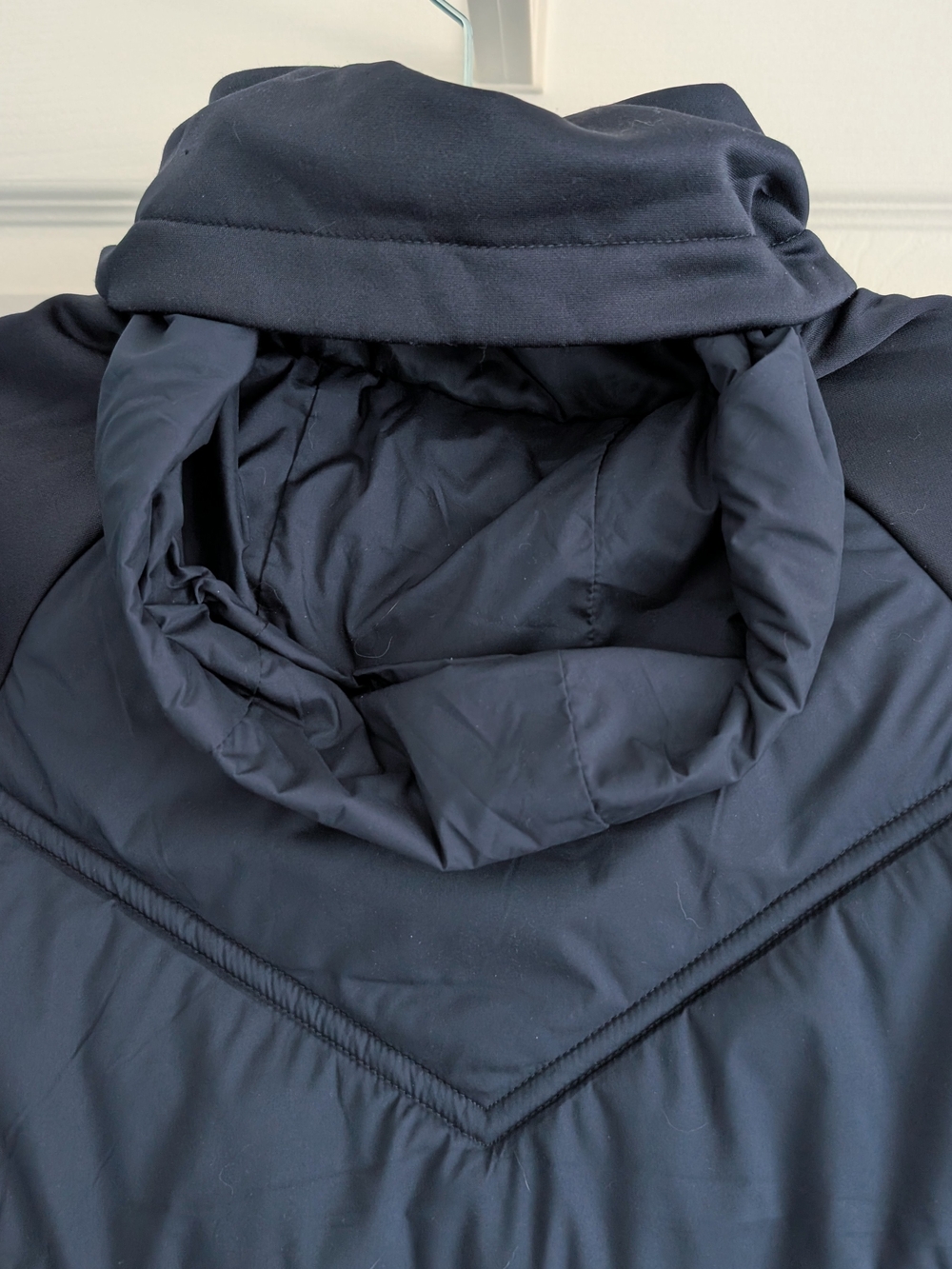 Mondetta Quilted Hybrid Jacket - Picture 10 of 11